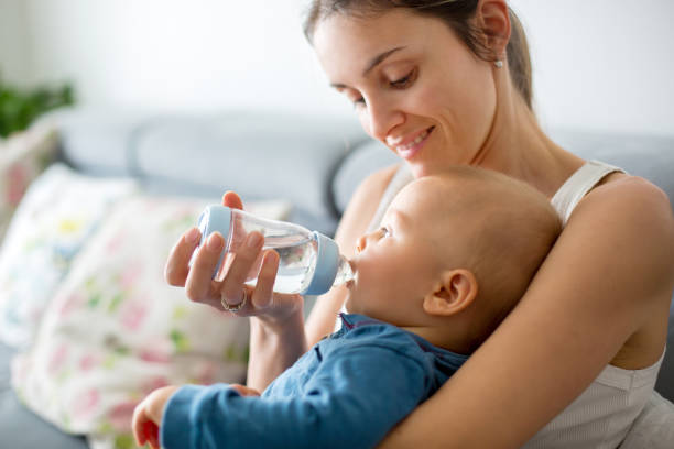 Вода при грудном вскармливании: здоровье мамы и ребенка